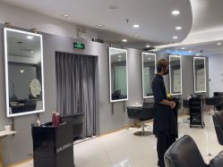 点击看大图 -八佰伴8008星级形象店
