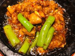 石锅杭椒牛蛙-桂满陇天书(南京德基旗舰店)
