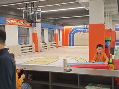 -悦动体能篮球羽毛球网球(三里河店)