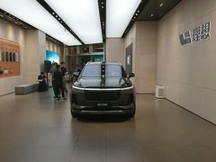 -理想汽车(世纪汇店)