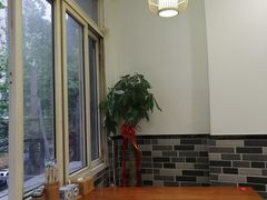 靠窗位-牧人巷子·大锅羊汤·暴走牛骨(大成路店)