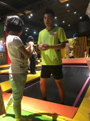 -蹦蹦跳跳(新奥购物中心店)