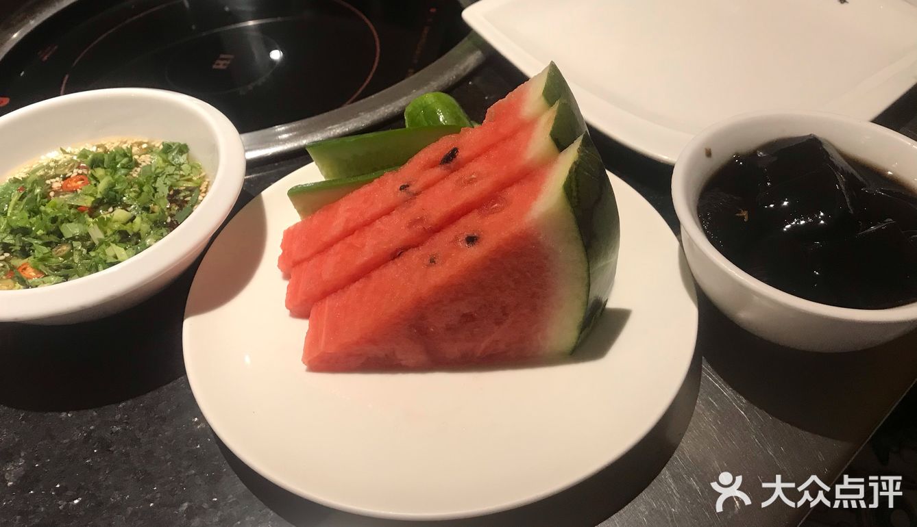 物美价廉的好店，首先就是服务非常好，坐在楼下等位的时