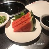 物美价廉的好店，首先就是服务非常好，坐在楼下等位的时