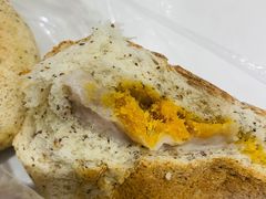 藜麦芋泥咸蛋面包-味多美(江安路店)