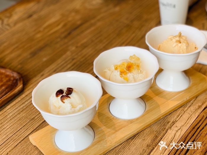 Vanilla Specialty Coffee(八大关店)自制冰淇淋图片