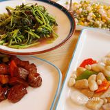 5菜1汤1份主食3个女孩正好，还送了我们一碟桂花糕