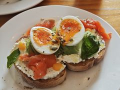 三文鱼牛油果吐司-Egg•Allday Brunch(襄阳北路店)