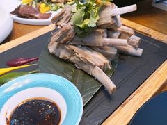 手抓羊排-敏珠拉姆藏餐·南京厨房(富春江东街店)