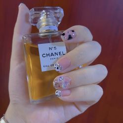 -花系美·美甲美睫精品店