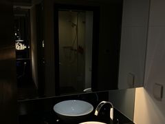 -桔子酒店(上海西藏北路地铁站店)