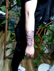 -冰岛刺青·手工耳饰品售卖·专业纹身