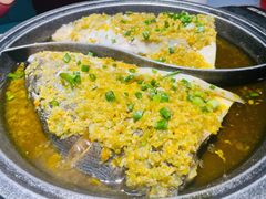 -阿瓦山寨·湘菜现炒·剁椒鱼头王(咸阳总店)