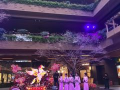 -瑞虹新天地月亮湾