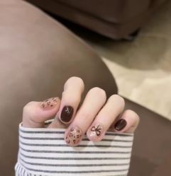 -进巍美甲