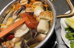 Ginseng Pigeon Soup with King Oyster Mushroom