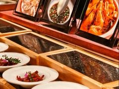 -雍容荟帝王蟹活龙虾展台自助(IFS黑金店)