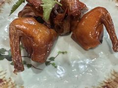 脆皮乳鸽-永記粤菜·五指毛桃花雕鸡煲(九亭店)