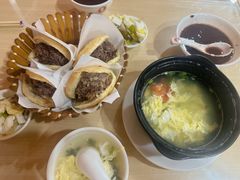 -闫家驴肉老店(华电一校店)