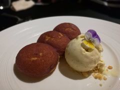 酒心泡芙配香草雪糕-圣丰索菲特·法国餐厅