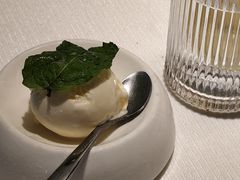 -LESCEDARS  Bistro香柏树(外滩店)