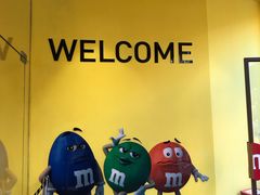 -m豆巧克力世界(上海世茂广场店)