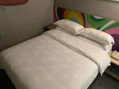 -卡罗酒店(东门晒布地铁站店)