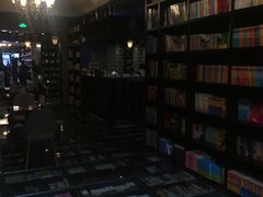 -钟书阁(松江泰晤士小镇店)