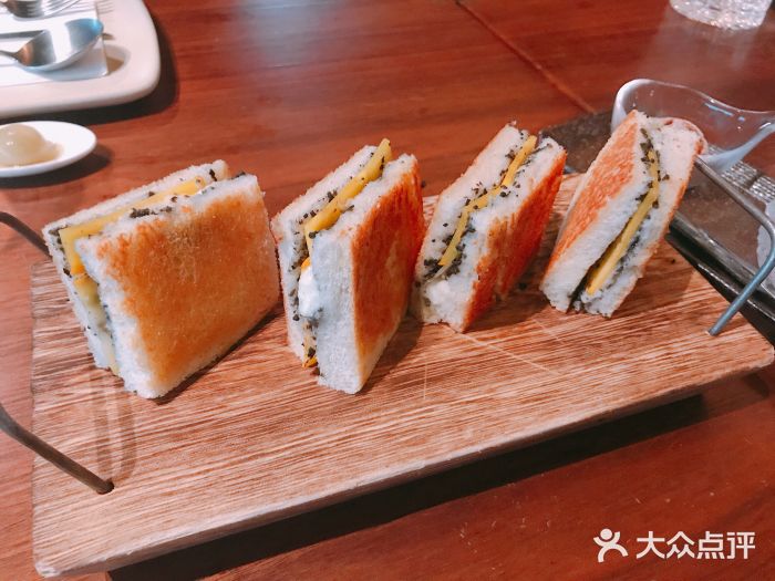 FOGO松露火腿芝士三明治图片