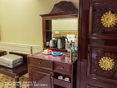 -深圳富苑皇冠假日套房酒店