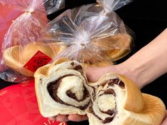 -红宝石·鲜奶小方·海派西点房(南丹店)