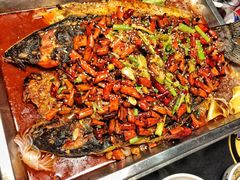 -鸣记脆皮烤鱼·海鲜烤鱼(三八广场店)