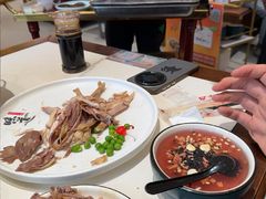 -梅利汴京烤鸭•开封豫菜地标店(东大街店)