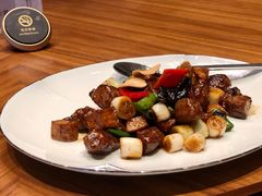 京葱黑蒜M5和牛肉-今轩中餐厅(西安经开洲际酒店)