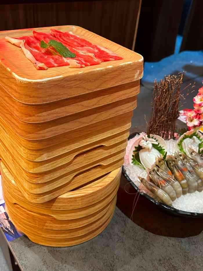 降霜牛寿喜烧·和牛金赏(滨江天街店)-"最近大火的和牛寿喜锅自助