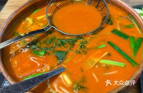 Inheriting Intangible Cultural Heritage Red Sour Soup