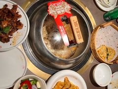 -锅飘飘·东北铁锅炖(雨花客厅店)
