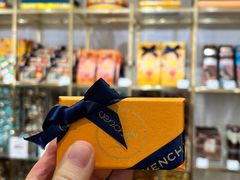 -VENCHI 闻绮(上海佛罗伦萨小镇店)