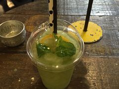 -莓园冰淇淋店