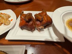 红烧脆皮乳鸽-杭州JW万豪酒店-万豪中餐厅