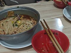 -铁锅哥米线