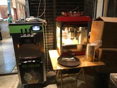 冰淇淋机-小牛叔鲜切牛肉·火锅·烤肉自助(公济桥路店)