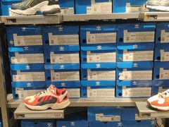 -王府井奥莱临潼小镇(临潼店)