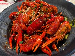 -肥肥虾庄·金牌油焖大虾(汉街SKP店)