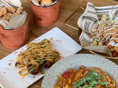 -Dragon Pizza•圆脸龙披萨·牛排餐厅