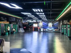 -极限PLAY运动娱乐新世界·团建派对潮玩休闲馆·室内蹦极高空游乐园