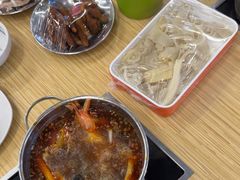 -杨老板·海鲜集市火锅·鲜切牛肉(中防万宝店)