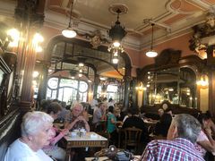 -Majestic Café