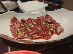 -山川小町·极番烧肉(新地假日广场店)