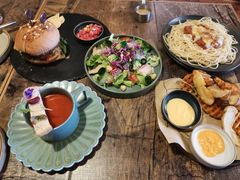 -HIGH FIVE哈福手工汉堡(桂林路店)